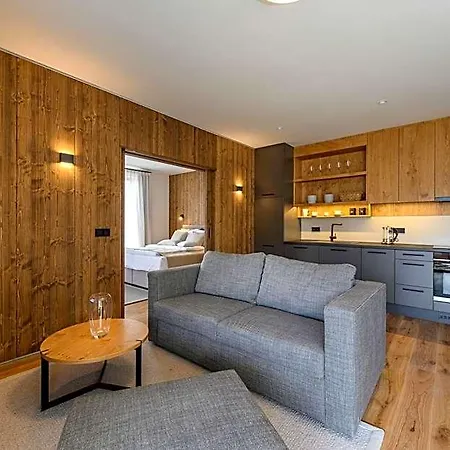 Aldrov Hotel